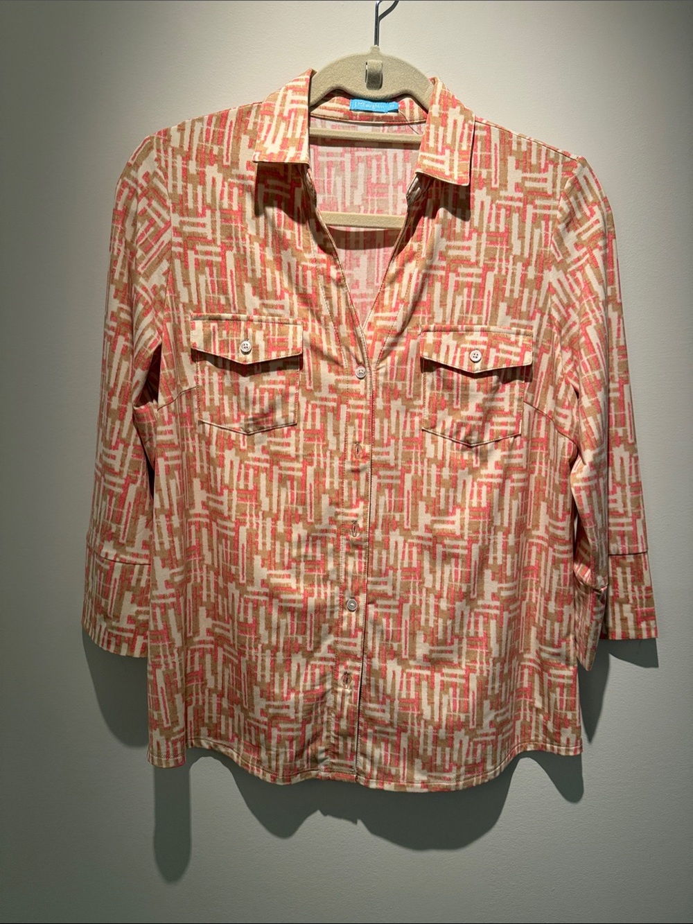 NWOT J McLaughlin Women’s Geometric Print Button-Front Shirt - Coral/Beige